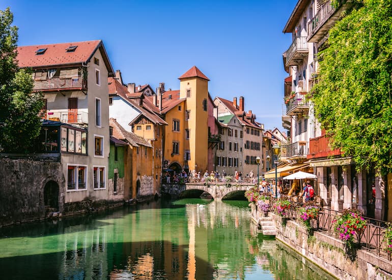 Compra y entrega de CBD en Annecy