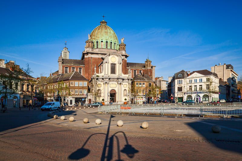 place fontaine église achat cbd à charleroi