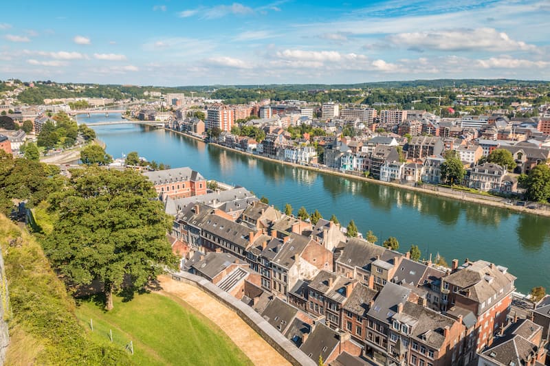 vue aérienne berges fleuve cbd à Namur livraison